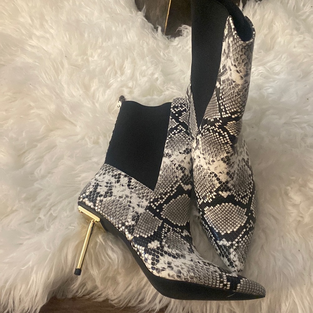 Snakeskin booties size 7.5